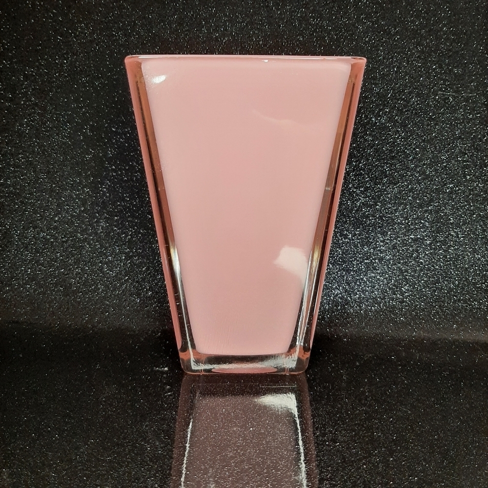 Pink Glass Flower Vase. - Picture 2 of 6